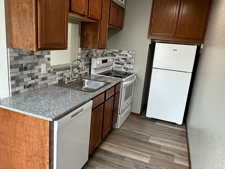 1932 E Lindsey St #224 — Photo 6