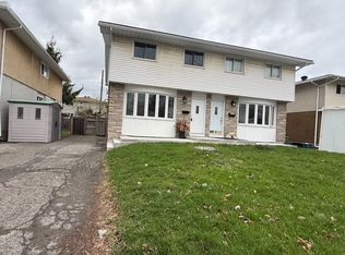 973 Eiffel Ave, Ottawa, ON K2C0J3
