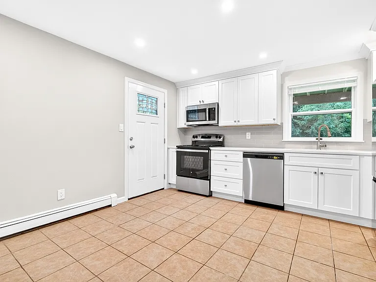 426 Riley Rd #A — Photo 2