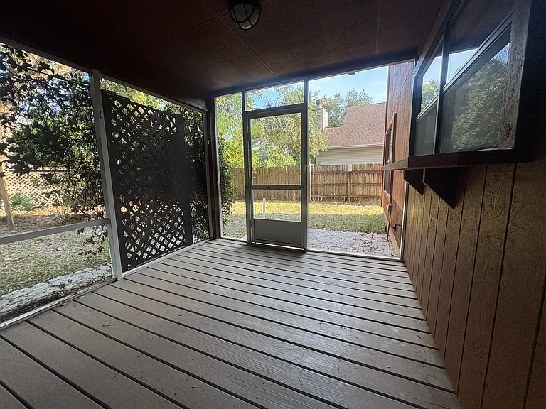 636 Fir Ave — Photo 16