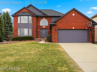 50996 Summit View Dr, Macomb, MI 48042