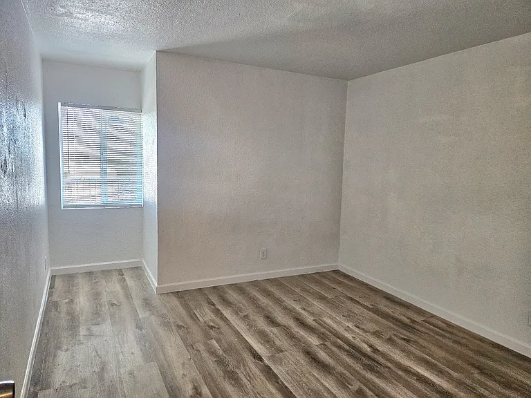 510 E Hatcher Rd #303 — Photo 12