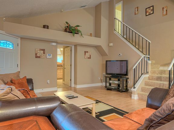 4th image of 2520 Davenport Cir