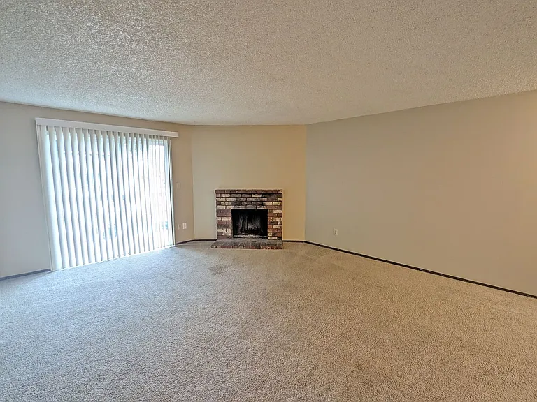 9610 SW Prairie Ter #A-B — Photo 3