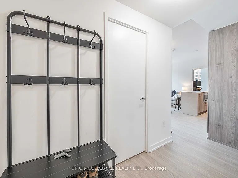 1 Yorkville Ave #611 — Photo 4