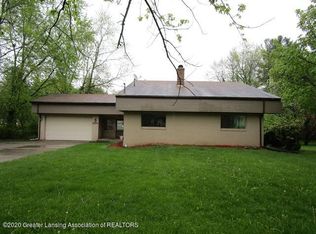 906 Maycroft Rd, Lansing, MI 48917