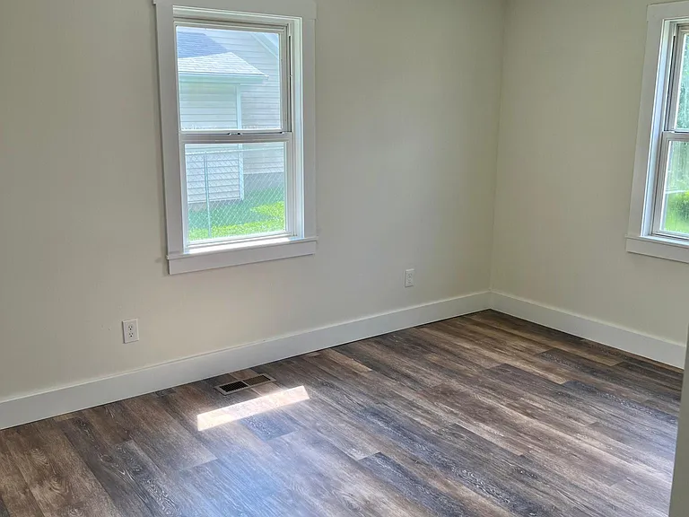 1110 Mechanics Way — Photo 11