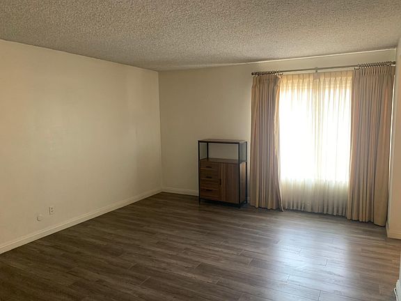 5th image of 620 W Huntington Dr Unit 213