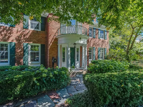 904 Plymouth Ave SE, Grand Rapids, MI 49506