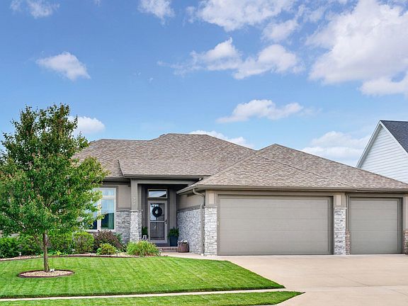 2nd image of 926 E Downshire Drive