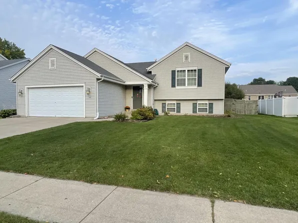 703 Bridlewood LANE, Watertown, WI 53094