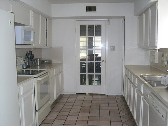 2nd image of 900 E Dallas Ave APT 12