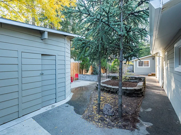 5262 Rosewood St — Photo 41