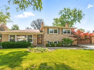 1703 Wilmette St, Wheaton, IL 60187