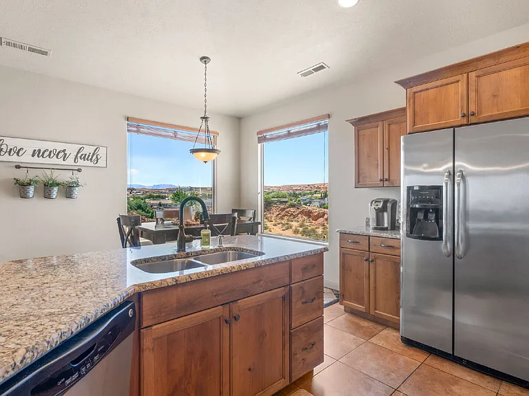 481 W Omni Ln — Photo 9