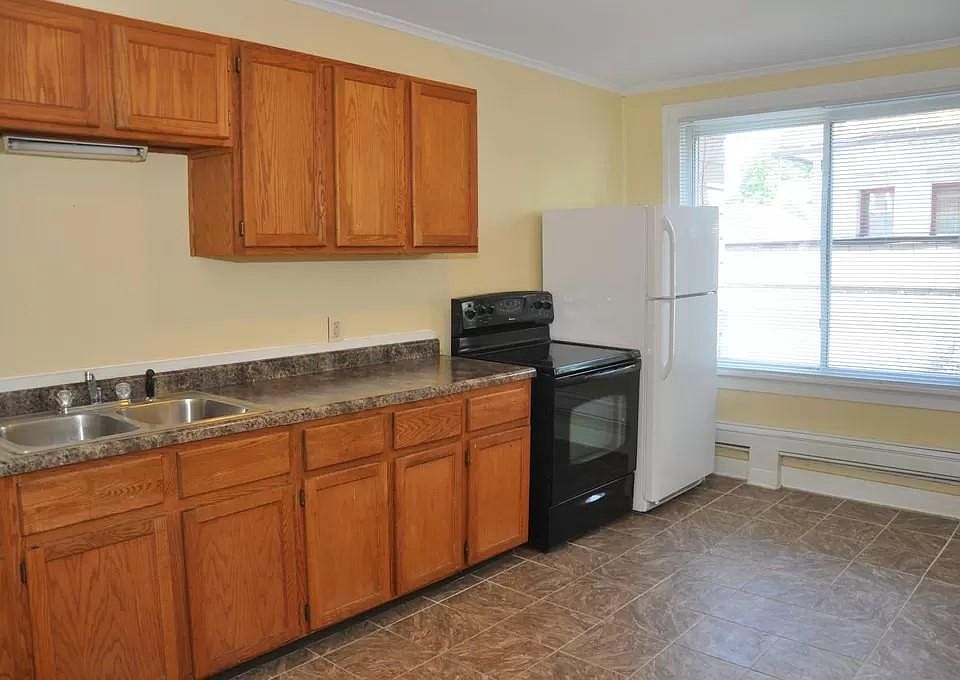 1st image of 50 E King St #1
