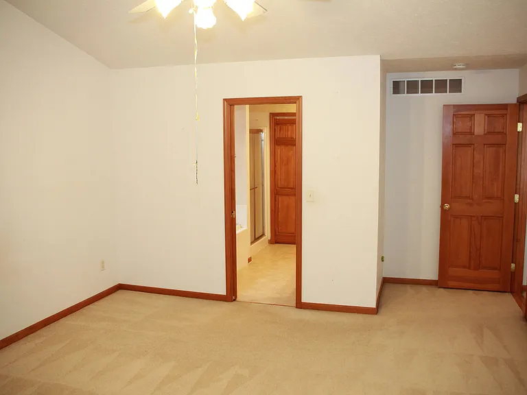 3125 Old Jamestown Rd — Photo 34