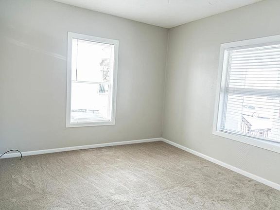 5th image of 1020 Askew Ave