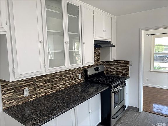3rd image of 1324 Carlton Dr