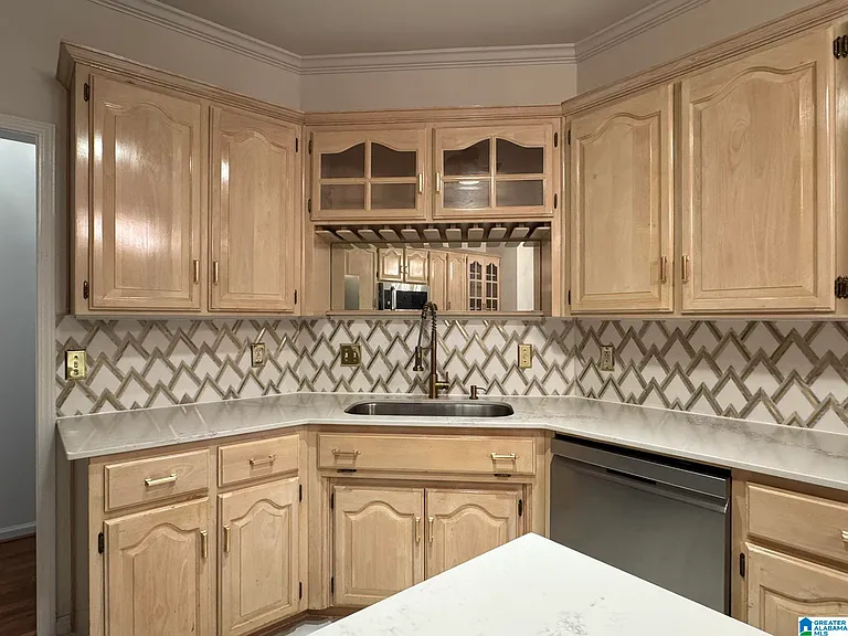 2512 Christie Cir — Photo 36