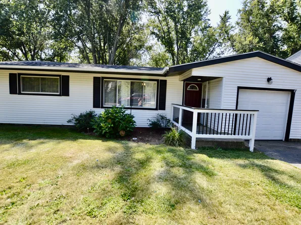 9113 Memory Trl, Wonder Lake, IL 60097