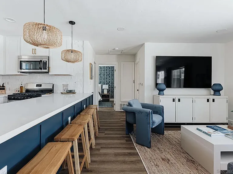 1229 Center Ave — Photo 16