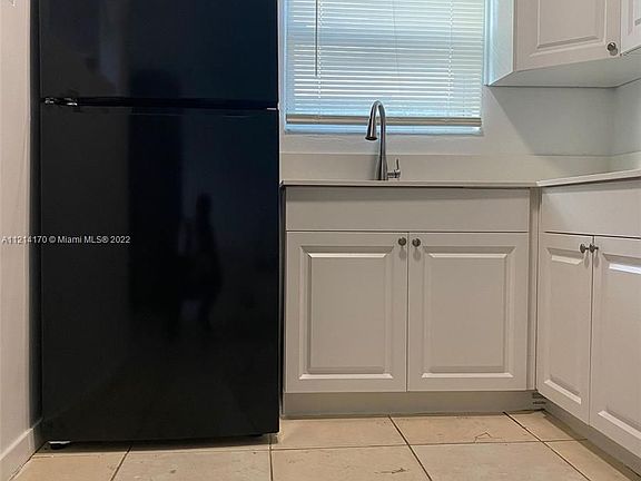 2nd image of 1204 NE 5th Ave APT 4