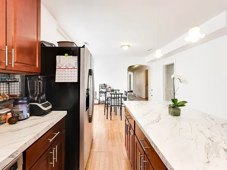 3435 N Harding Ave #2 — Photo 8