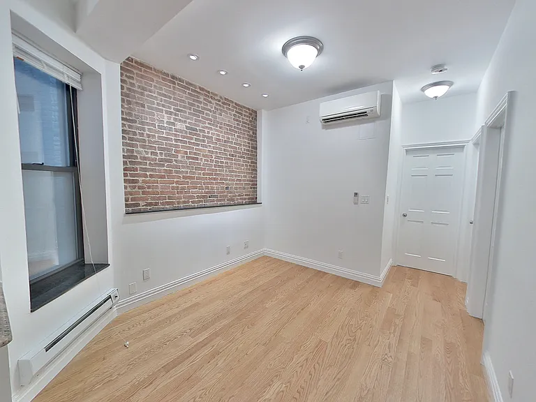 749 9th Ave #206 — Photo 6