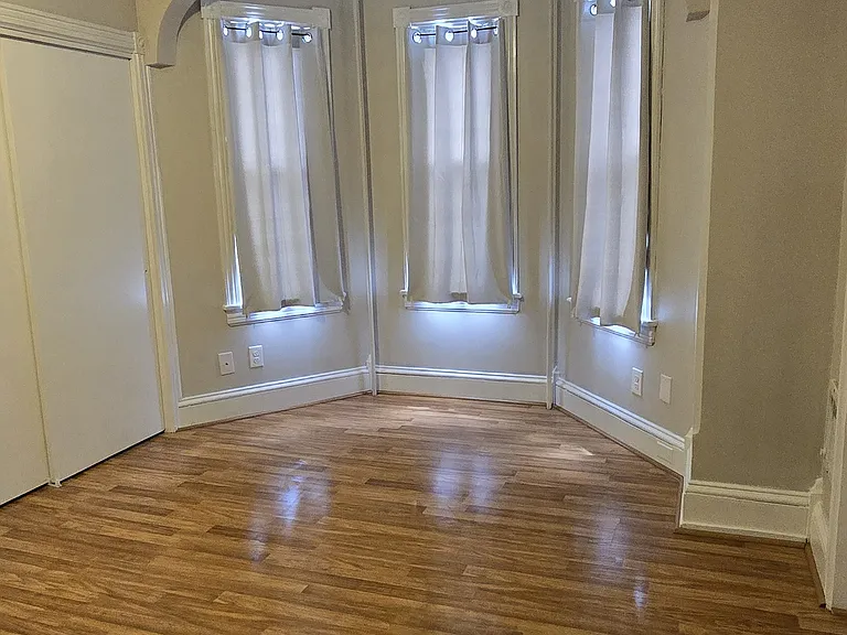 1303 Main St #1 — Photo 16