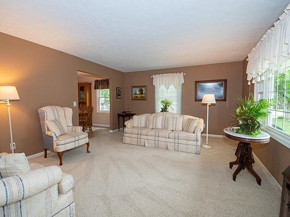 3rd image of 1820 Somersworth Dr