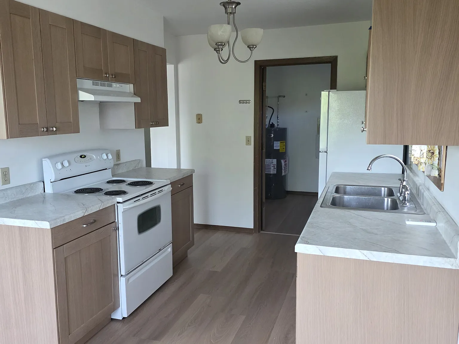 510 W Daisy Pl — Photo 4