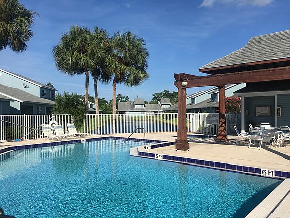 3rd image of 3981 Island Club Cir