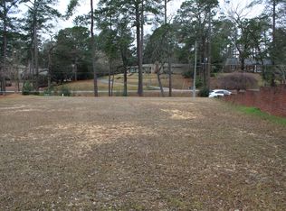 305 E Park Dr, Fayetteville, NC 28305