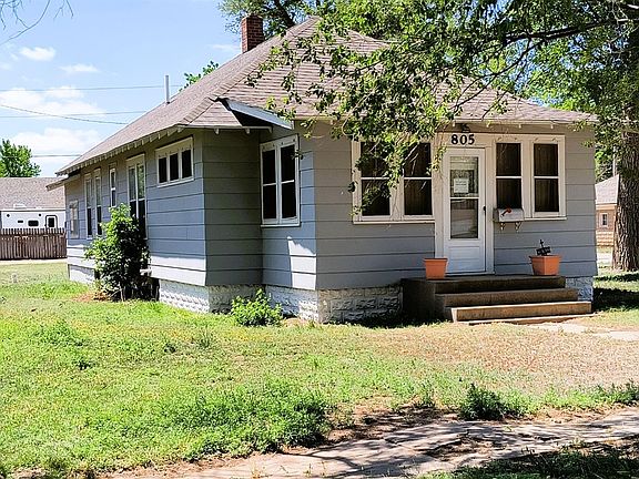 2nd image of 805 E 6th St