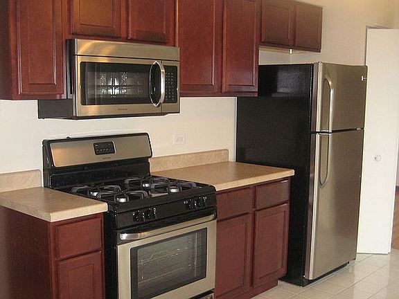 5th image of 57 E 164th St