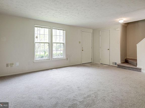 3rd image of 615 Lakeworth Dr