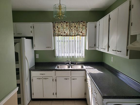 4th image of 2441 Adams Ave