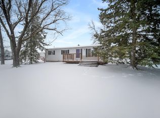 7643 Covington Dr, Cheboygan, MI 49721