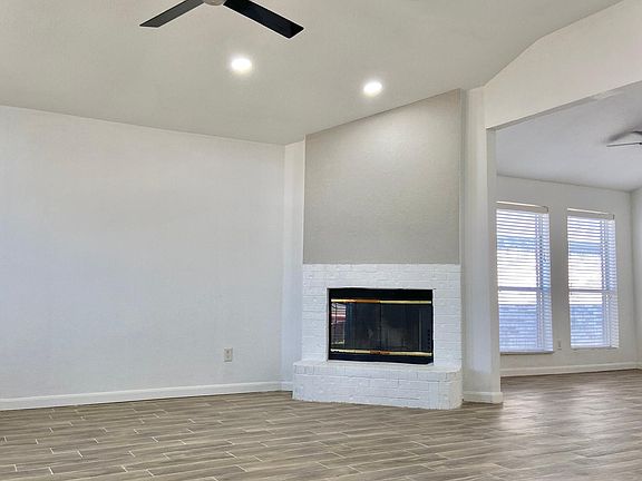 5th image of 722 Port Richmond Way