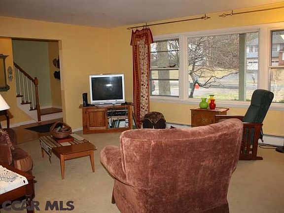 5th image of 447 Park Ln