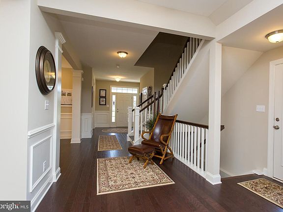 3rd image of 337 Ellenwood Dr
