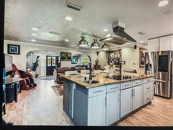 5th image of 12757 Circle Lake Dr