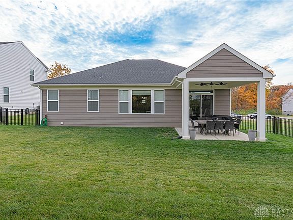 2nd image of 1690 Ardennes Oak Dr