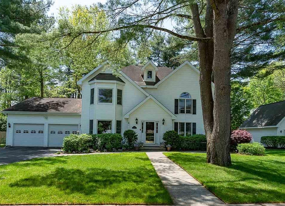 1st image of 27 Evergreen Dr