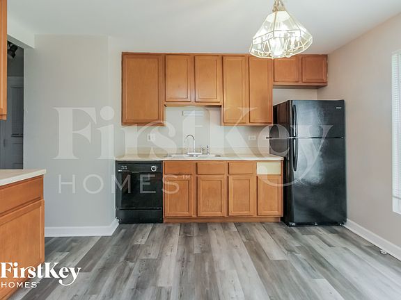 5th image of 484 Talala St