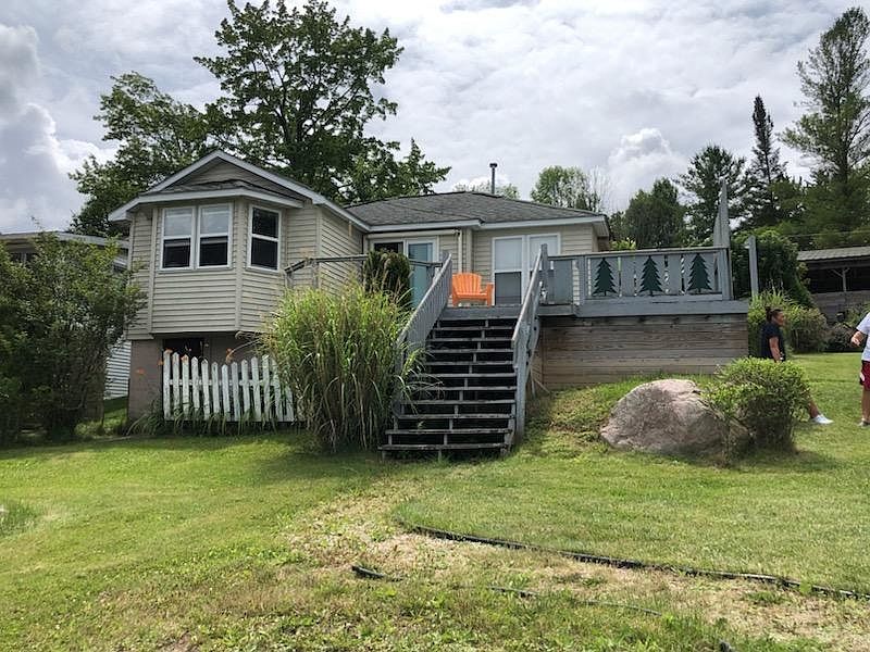 1st image of 810 Hillcrest Dr