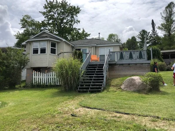 810 Hillcrest Dr, Lake, MI 48632