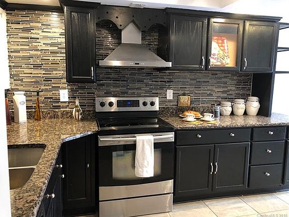 3rd image of 3127 Windbluff Dr