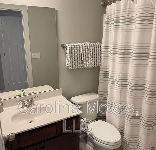604 Springbank Aly — Photo 16